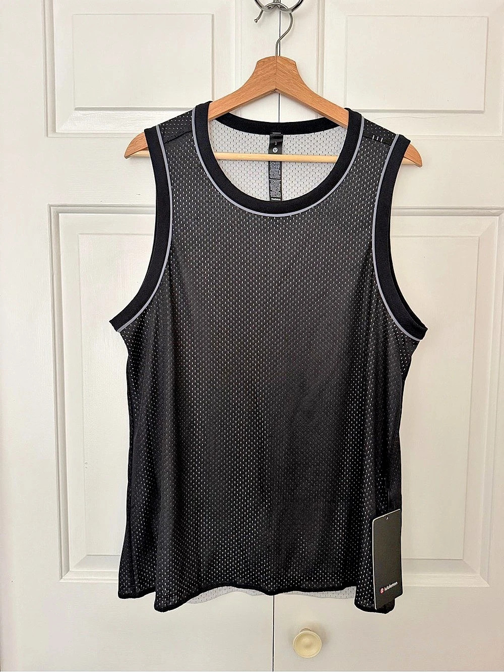 lululemon men’s Double-Layered Mesh Tank Mesh Tank Size